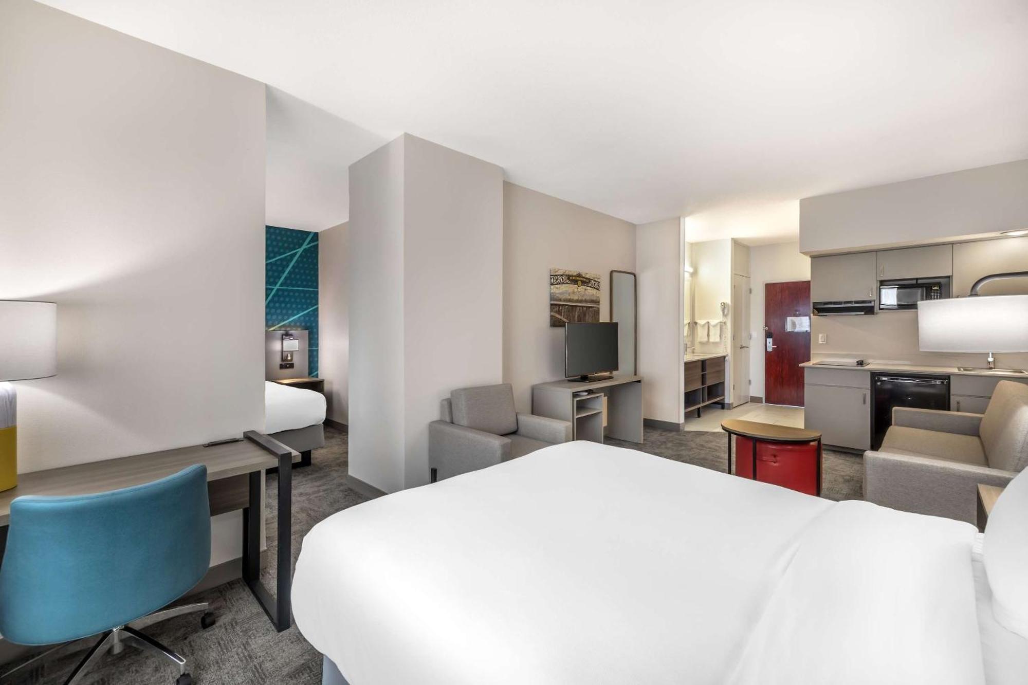 Comfort Suites Redmond Airport Esterno foto